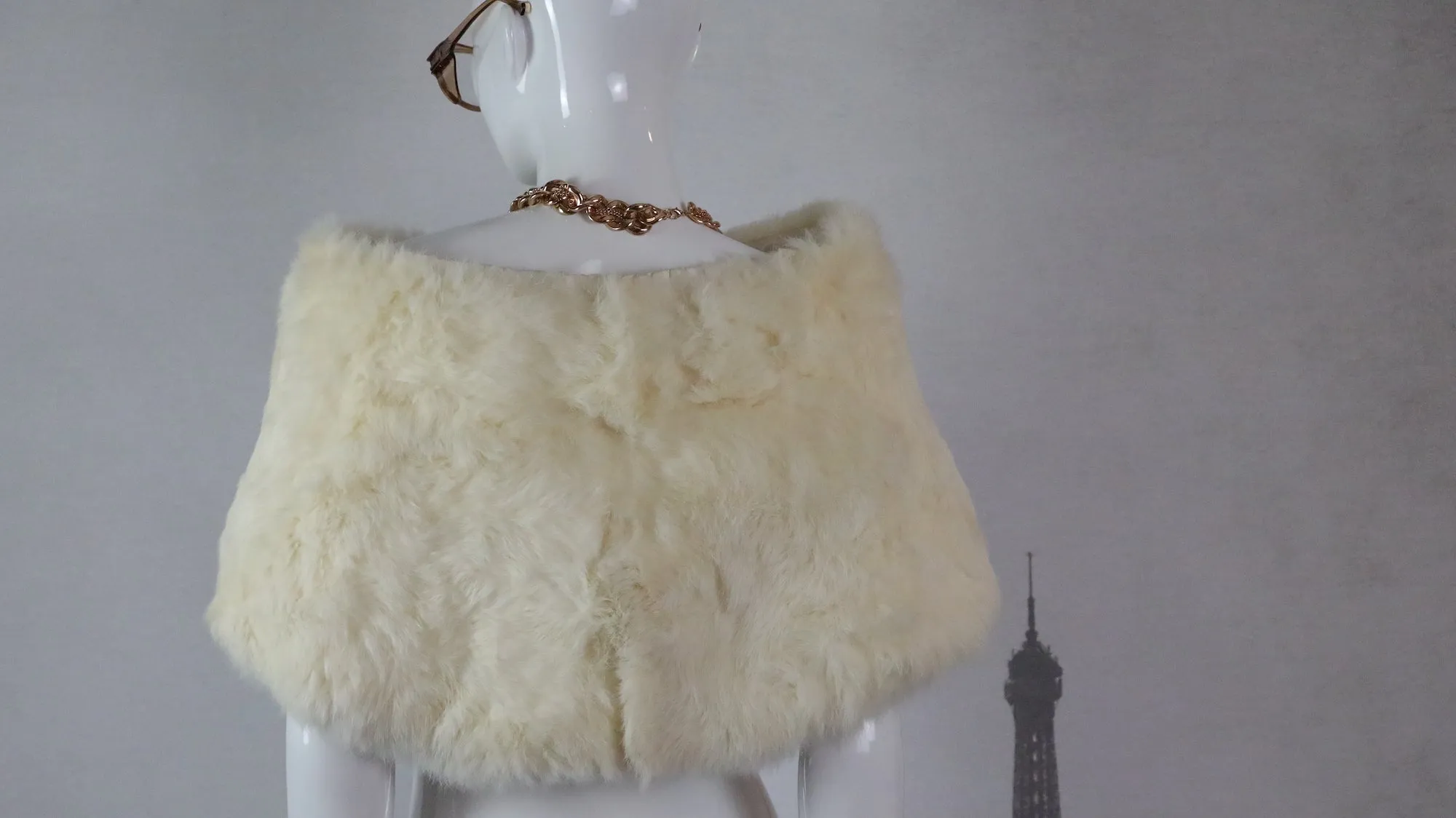 White Fur Stole (Fits like a Small/Medium)